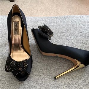 Badgley Mischka Gold Heels